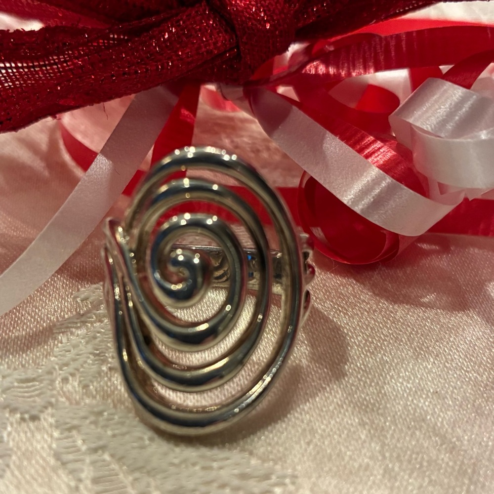 Sterling Silver Large And Solid Spiral Ring W/ An… - image 1